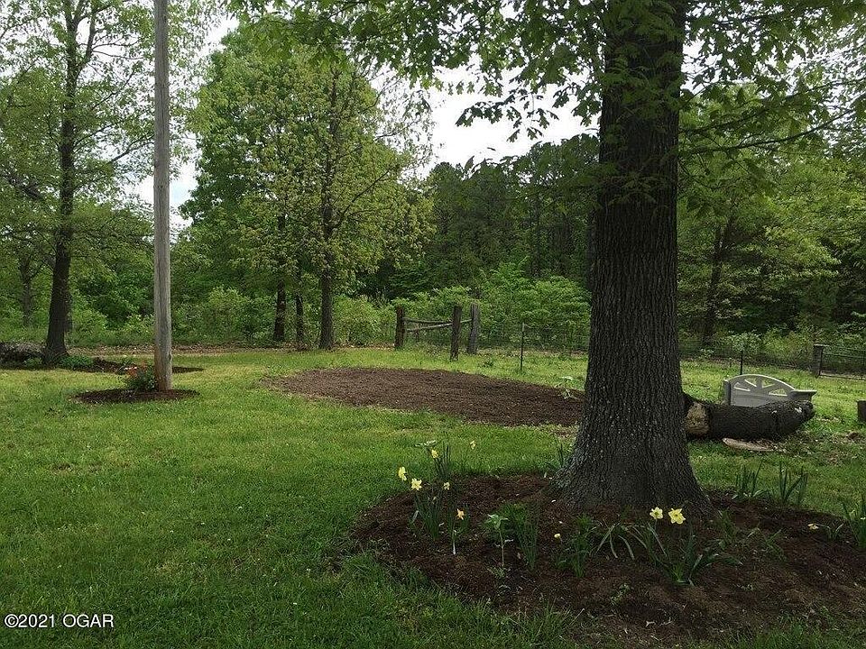 2nd image of 15479 Farm Road 1195