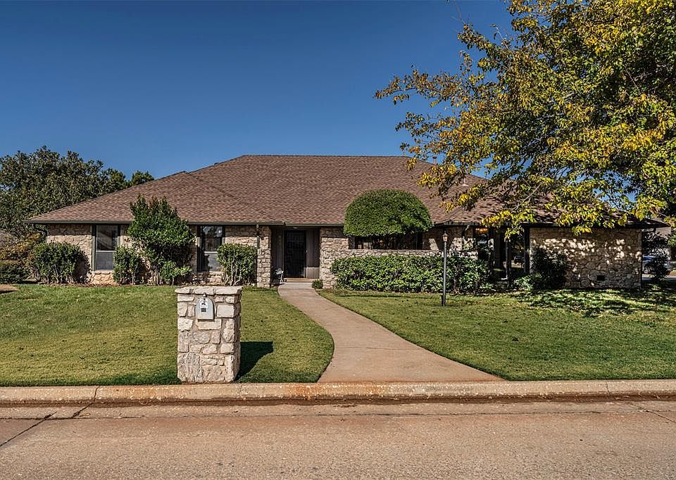 1st image of 801 Gleneagles Dr