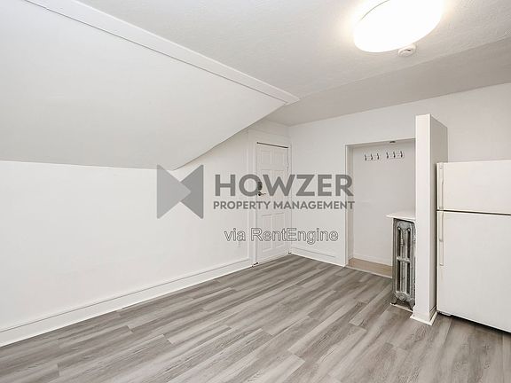 2nd image of 109 Green St APT 8
