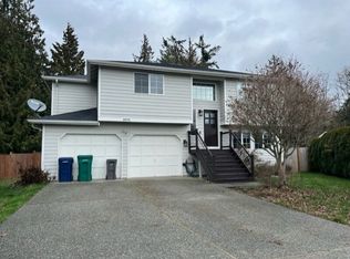 26525 Fox Hill Dr N, Stanwood, WA 98292