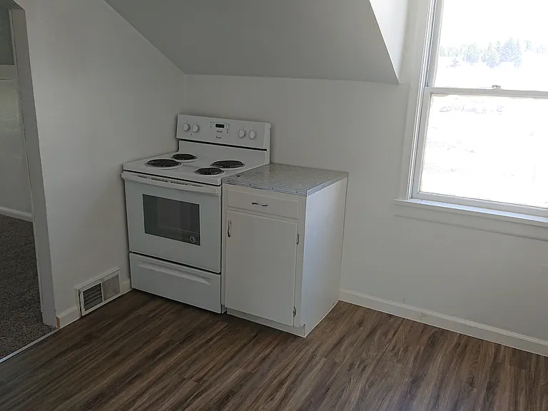 551 E Hooper Ave — Photo 21