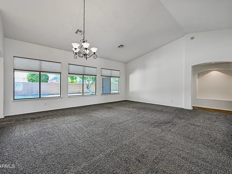 4463 E Downing Cir — Photo 4