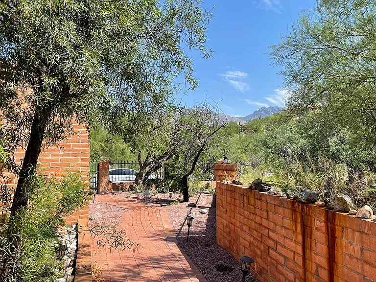 5830 E Calle Del Ciervo — Photo 5