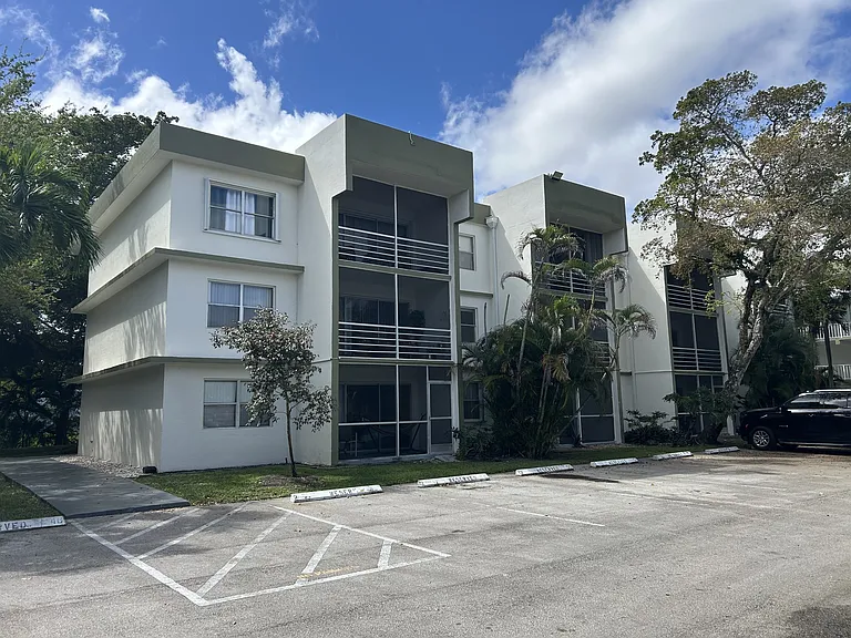 4205 N University Dr #112-1-566 — Photo 9