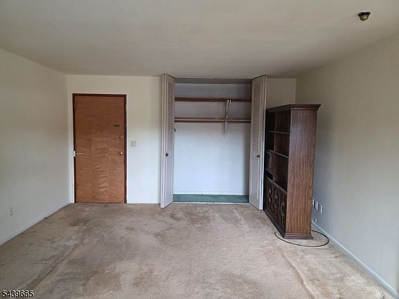2nd image of 199 N Beverwyck Road BLDG 199 #A17