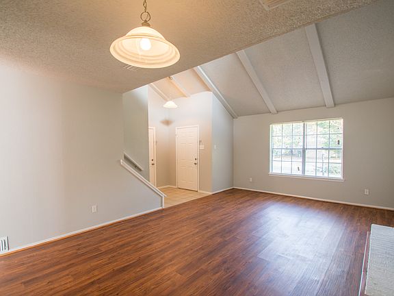 5th image of 580 Kent Dr
