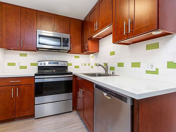 3rd image of 411 Harvard Ave E APT 203