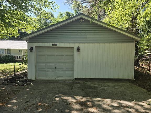 5th image of 323 Burnt Gin Rd
