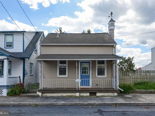 218 Magnolia St, Manheim, PA 17545