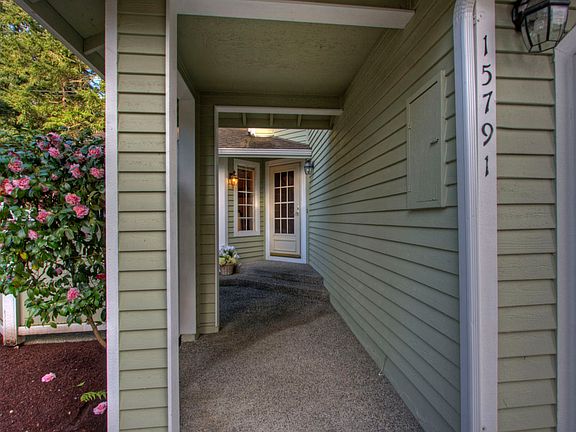 3rd image of 15791 Northup Way