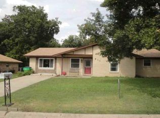 811 W Star St, Gainesville, TX 76240