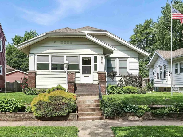 2612 Carey Ave, Davenport, IA 52803