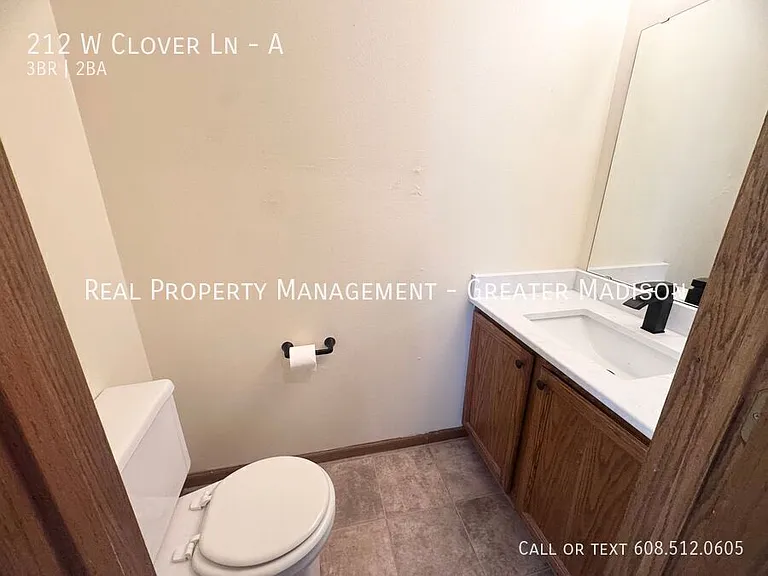 212 W Clover Ln #A — Photo 8