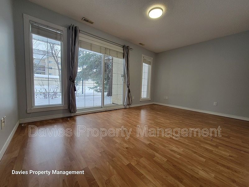 Edmonton Apartment for rent - 2 Bedrooms — photo 7