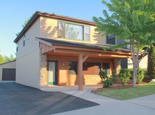 105 Oak St, Slinger, WI 53086