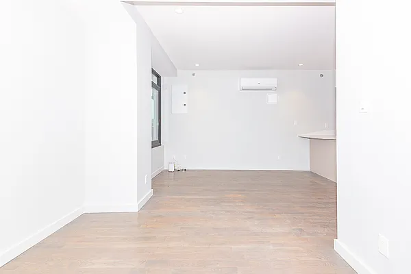 Rented by MySpaceNYC | media 24