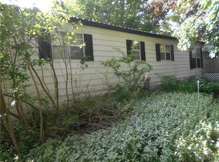 15 Sunset Dr, Delevan, NY 14042