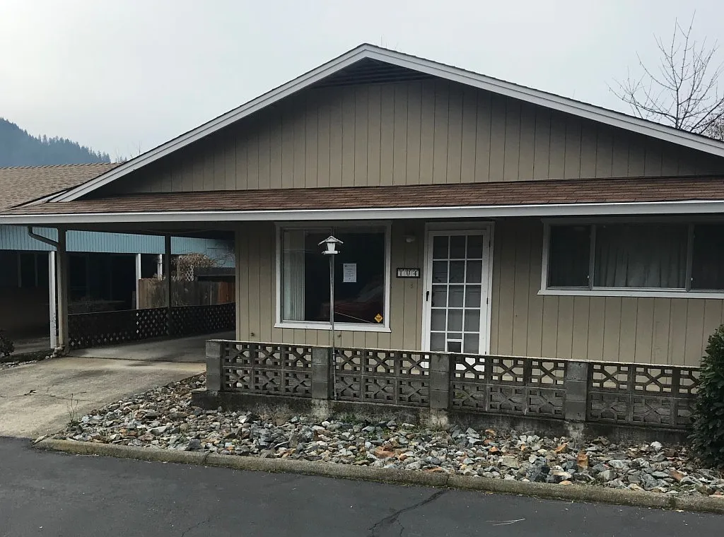 104 Rogue Ln photo 1