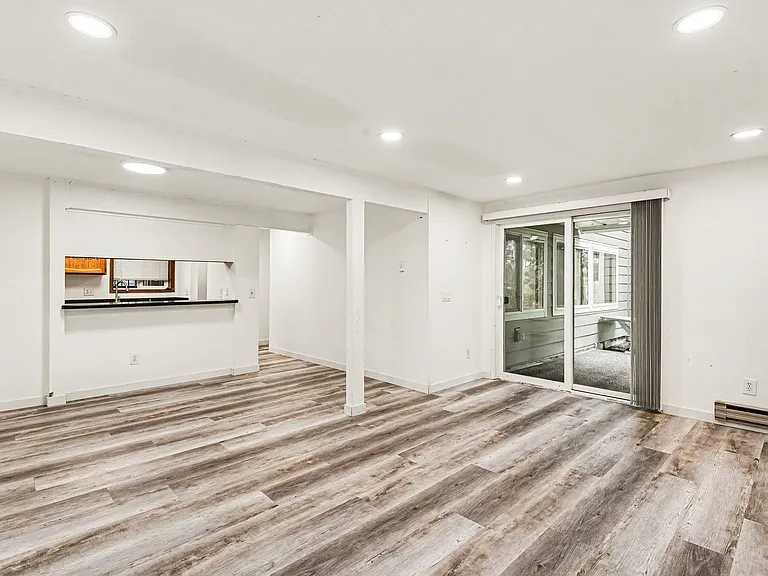 7573 Old Redmond Rd #7 — Photo 4