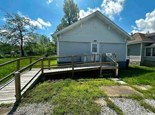 2213 Locust St, Eldorado, IL 62930