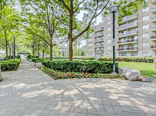 The Shermount, Toronto, ON M6A 3E8