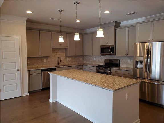 4th image of 85 Bromes St #13