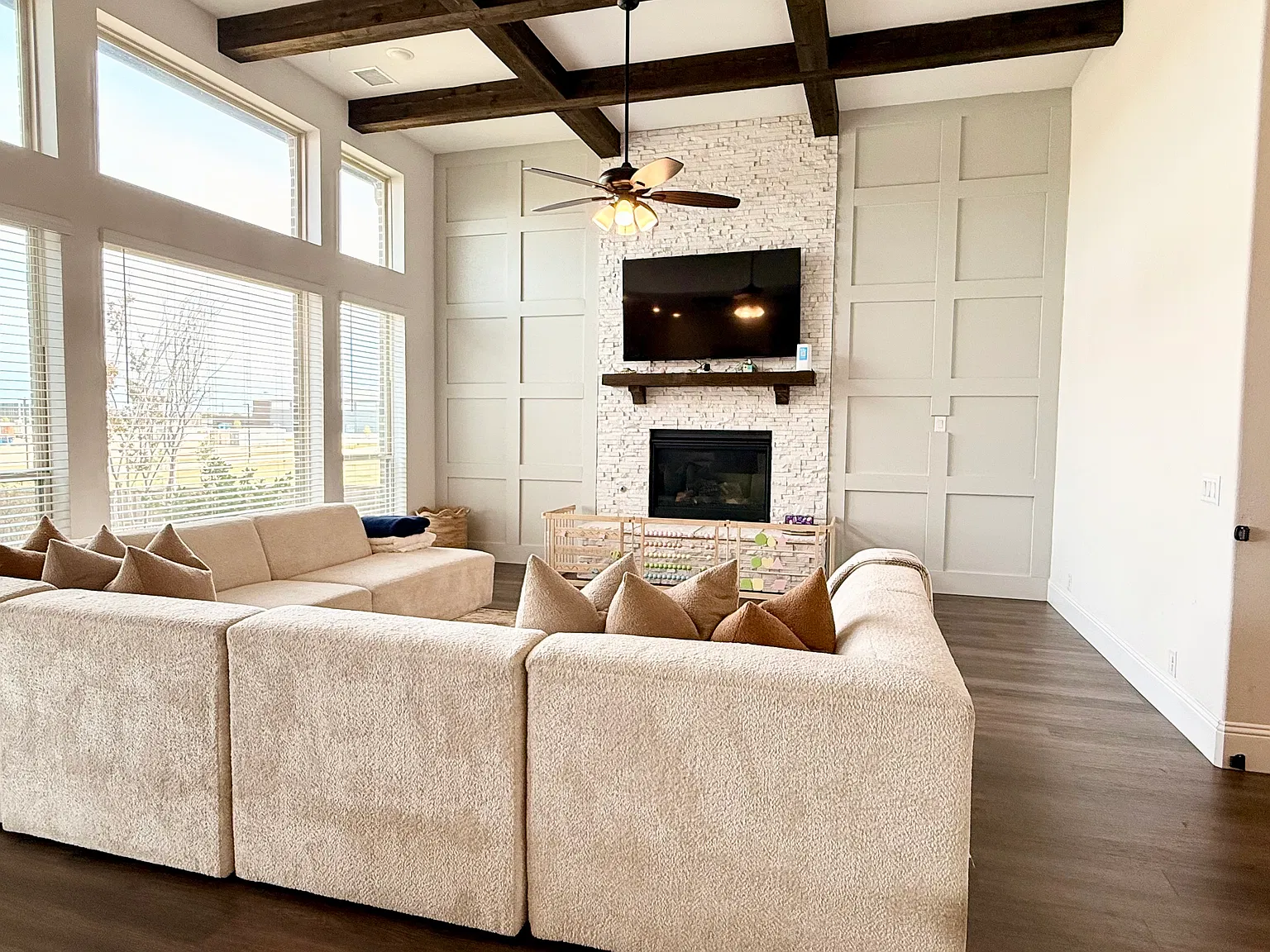4 bed, 4.5 bath, 4963 sqft, $6,199 — Photo 2