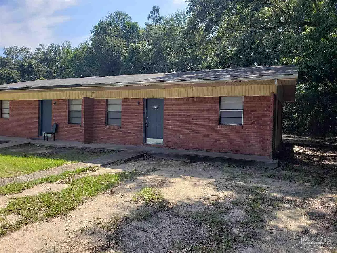 2 bed, 1.0 bath, 900 sqft, $750 — Photo 1