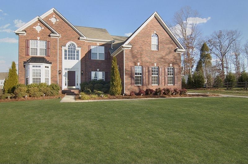 1st image of 6608 Heath Glen Dr