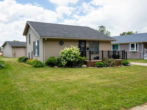 2353 Normandy Dr, Mishawaka, IN 46545