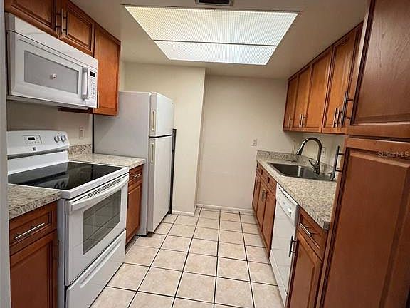 4th image of 6043 Village Cir Unit 6043