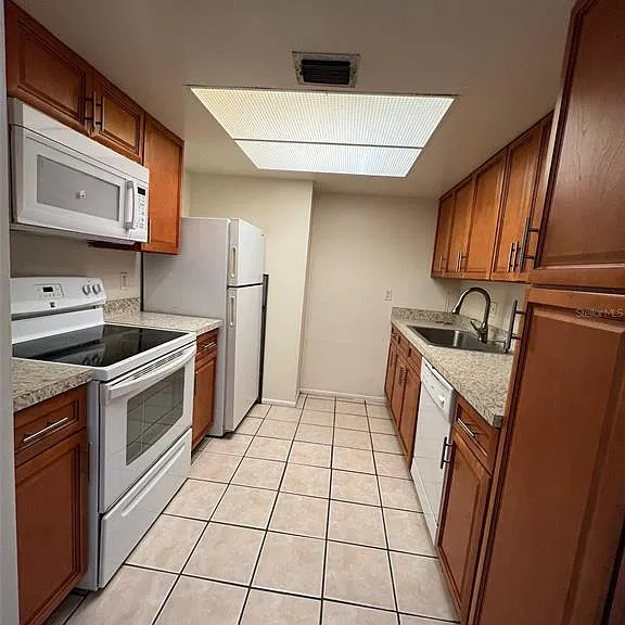 6043 Village Cir #6043 — Photo 4