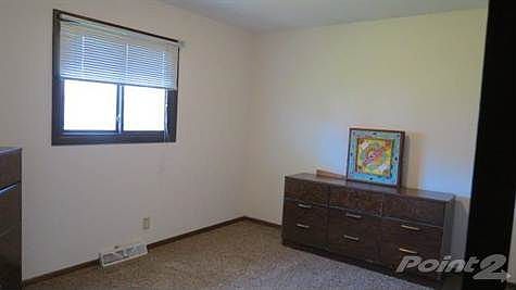 5th image of 2205 S Oakhill Ave