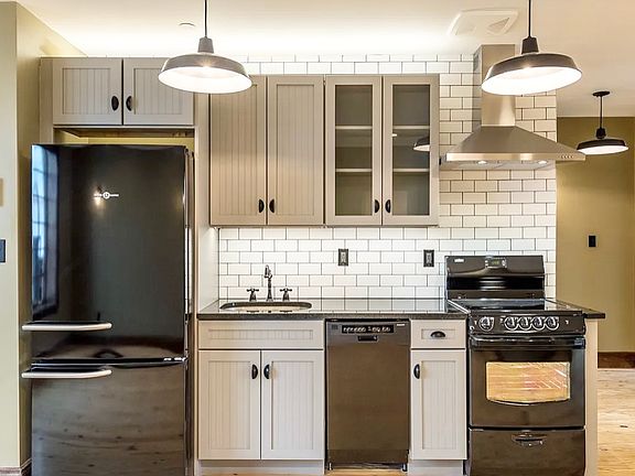 2nd image of 43 Newel St #4B