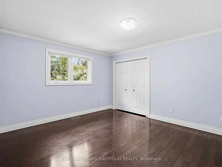 287 Royal Albert Ct — Photo 33