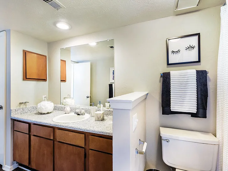 The Summit Apartments — Photo 25