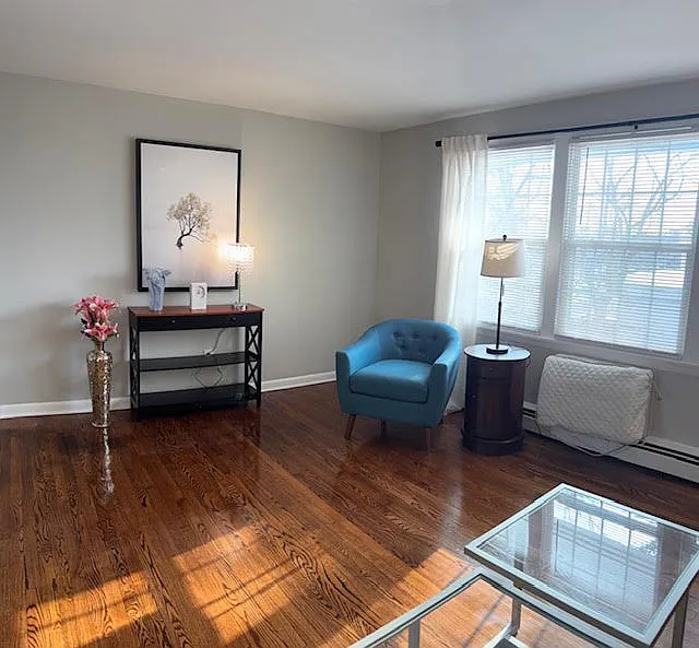 2 bed, 800 sqft, $1,695 — Photo 3
