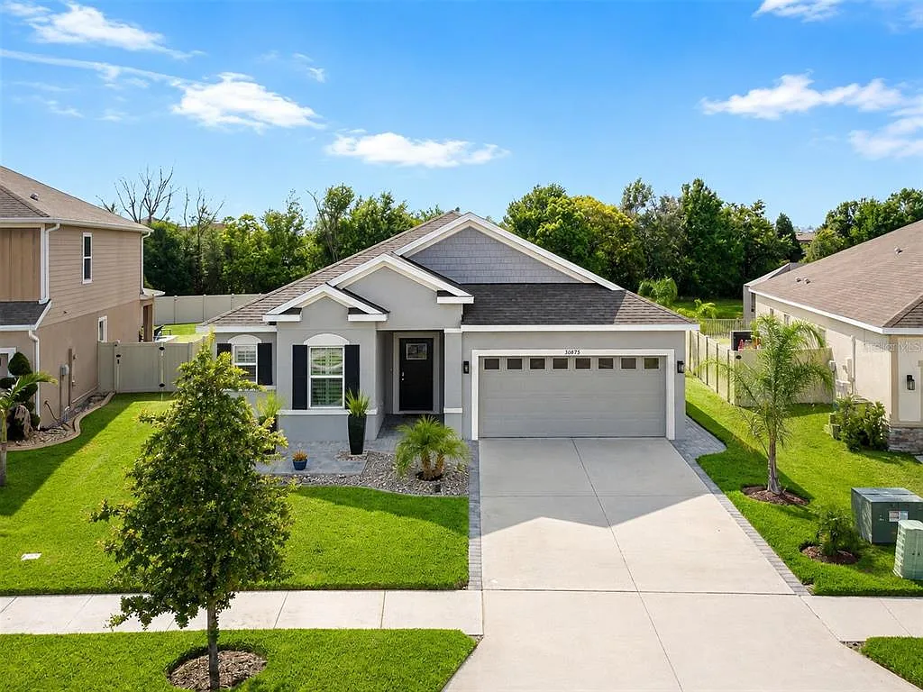 3 bed, 2.0 bath, 1998 sqft, $2,950 — Photo 3