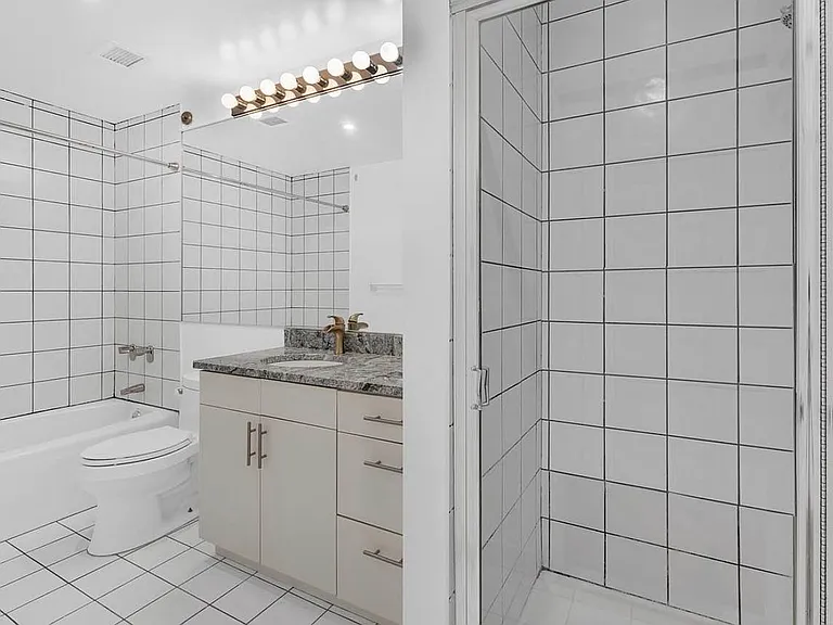 321 W 13th St #5B — Photo 7