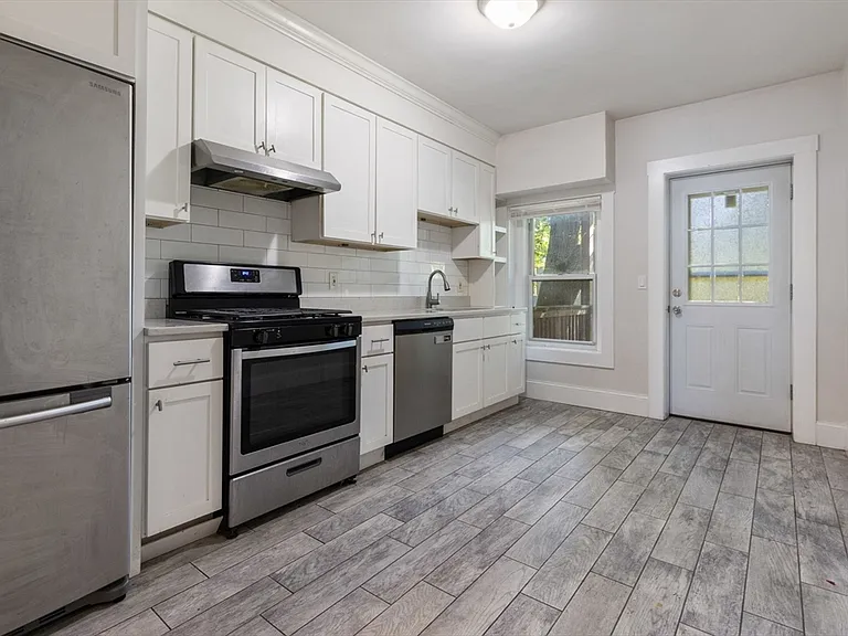 64 Florida St #2 — Photo 5