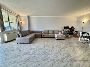 8 Whittier Pl APT 12F, Boston, MA 02114