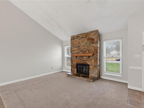 4th image of 1332 Stringfellow Ct