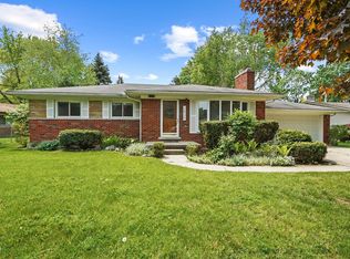 18756 Thomasine St, Clinton Township, MI