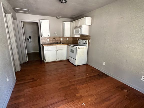 2nd image of 421 Poplar St