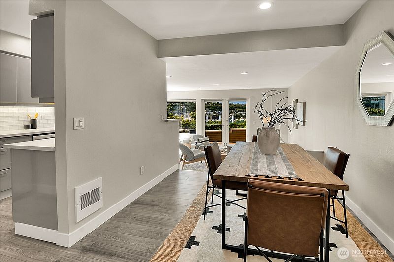 3rd image of 1202 Lakeview Boulevard E #1