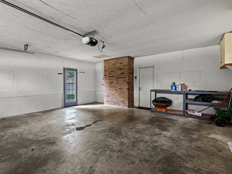10404 Lark Park Dr — Photo 23