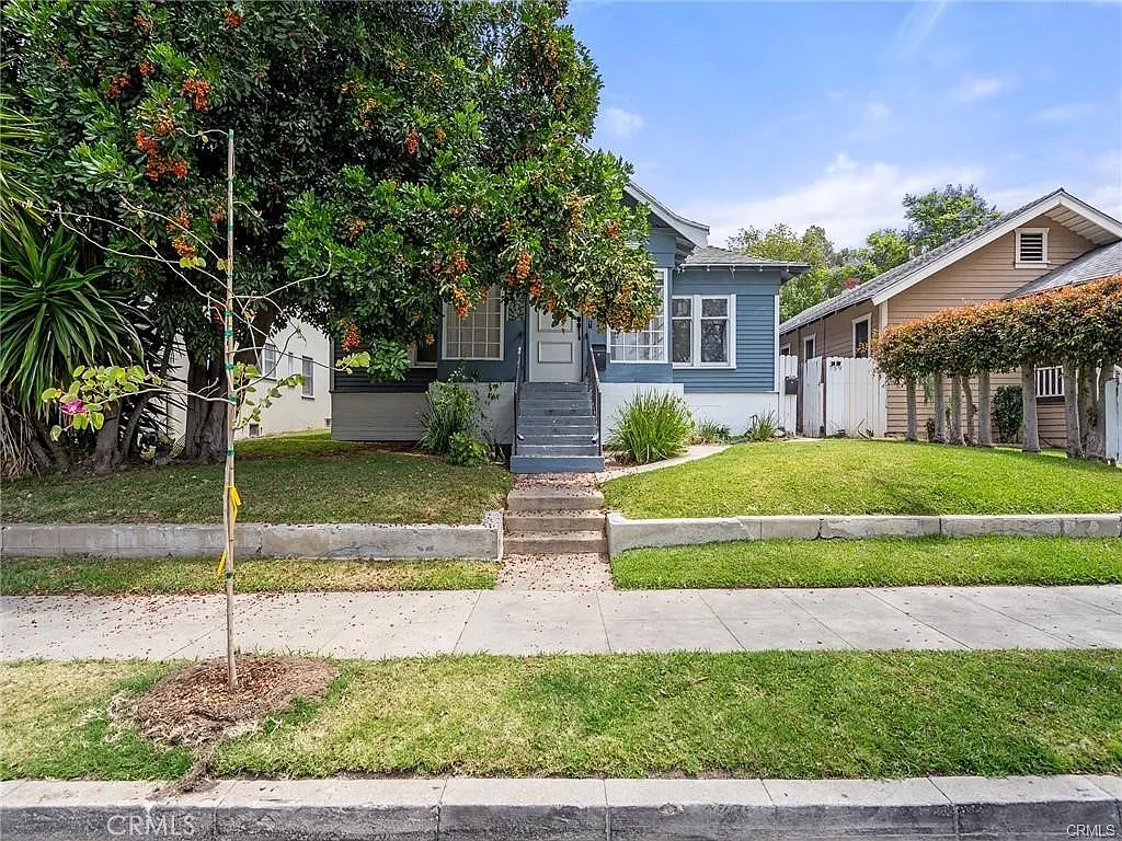 2 bed, 1000 sqft, $2,700 — Photo 1