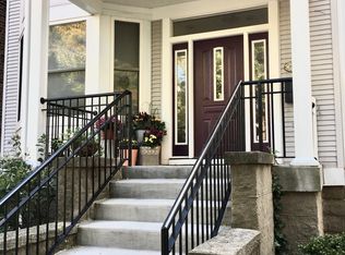 1827 W Berwyn Ave, Chicago, IL 60640