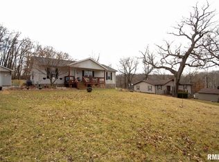 2724 Sheridan Rd, Pekin, IL 61554