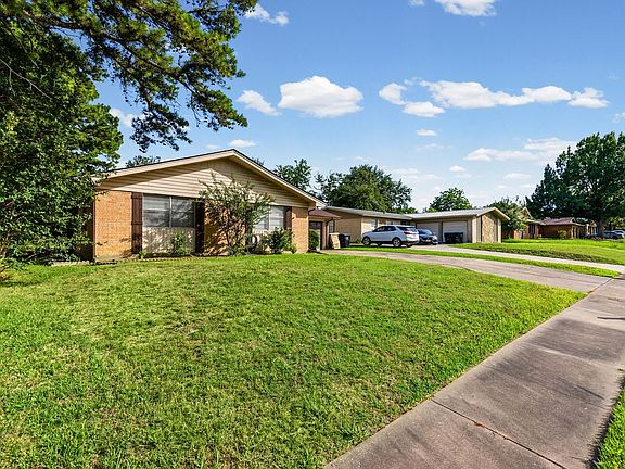 4th image of 5213 Hilltop Dr